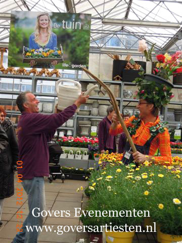 Peter Plant, Moederdag kado Groen en duurzaam, theateract, moederdag act, artiesten boeken, acteur boeken, bloemen en planten, acts voor pasen, Govers Evenementen
