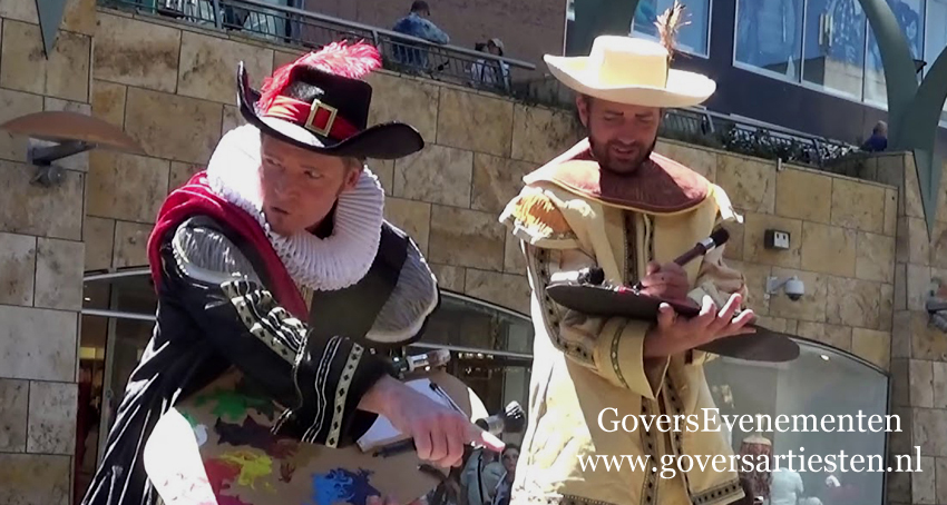 Rembrandt schilders op stelten Rembrandt op stelten, straattheater, Nachtwacht, steltenlopers, steltentheater, steltenact, act, kunstschilders op stelten, artiesten boeken, ontvangst act, thema feest, animatie act, schilderkunst, portret op stelten, Govers Evenementen