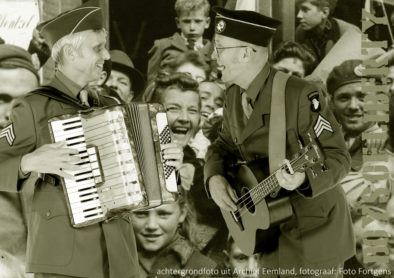 AMERIKAANS, NEW ORLEANS, accordeonmuziek, bas, accordeon, Mr Sandman, Amerika, Bevrijdingsfeesten, Bevrijdingsfeest Jazzband, muziek, bevrijdingsfeesten, bevrijding 75 jaar, leger, jazzmuziek, looporkest, opening, optocht muzikanten, jaren 40 band, muziekduo, duo muzikanten, Govers Evenementen