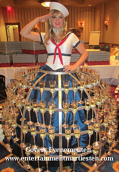 Champagne Diva, culinair entertainment, Govers Evenementen, www.goversartiesten.nl Champagne Diva, culinair entertainment, artiesten boeken, catering acts, catering entertainment, Govers Evenementen, www.goversartiesten.nl