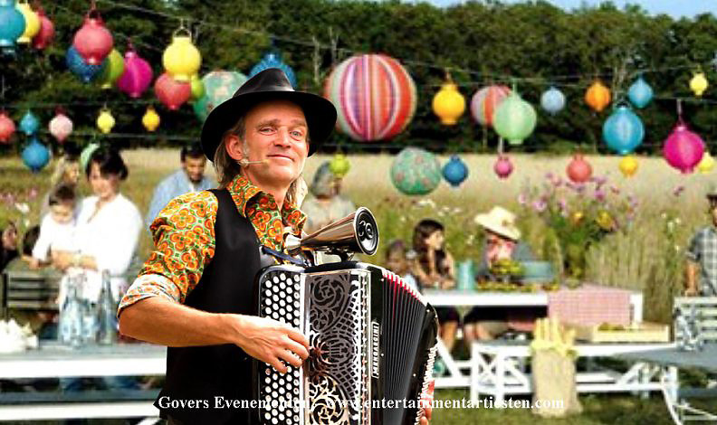 Troubadour, muzikanten, muzikant inhuren, accordeonist, franse musette, vrolijke muziek, feestmuziek, artiesten boeken, themafeest muziek, Govers Evenementen, www.goversartiesten.nl